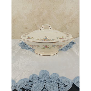 Vintage Homer Laughlin Eggshell Georgian Covered Casserole Dish w/ Floral Design